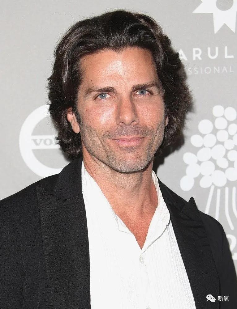 Charles 这是人类能长出来的脸吗?!