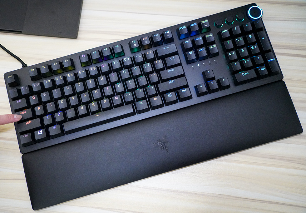 性能再升级 雷蛇猎魂光蛛v2机械键盘开箱体验