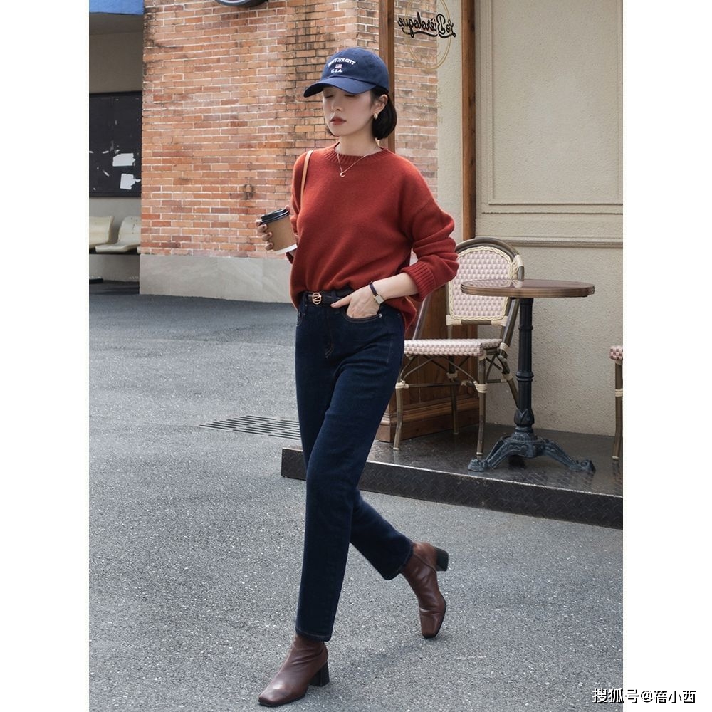 服装 奔三奔四的女人,秋冬多穿“毛衣”,漂亮的款式和版型,都选好了