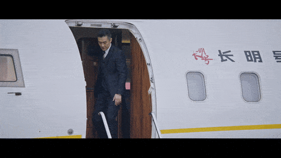 什么|靳东演技真的千篇一律?看完《突围》我有不同意见