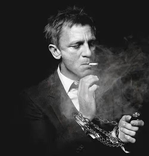 邦德|又一个007时代即将谢幕,从质疑到推崇这个“邦德”是怎样炼成的