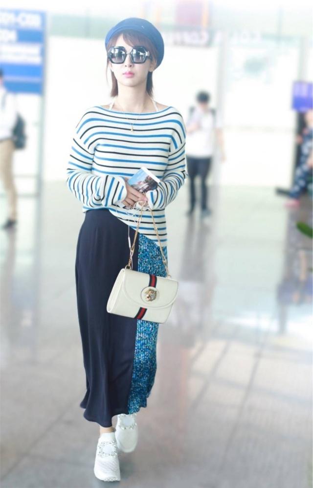 条纹 杨紫瘦下来真任性,条纹衫配拼接裙穿出满满少女感,直接美回18岁