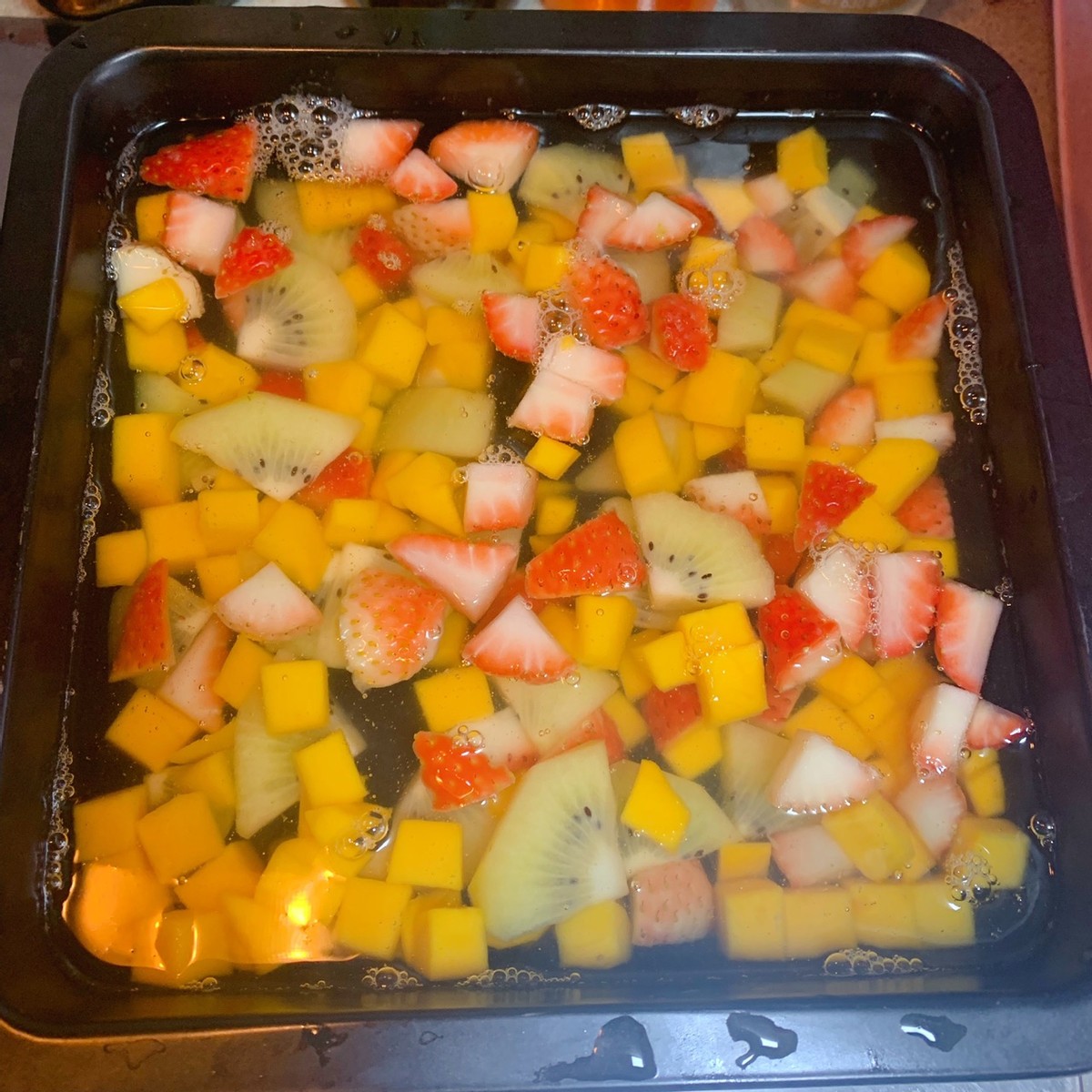 步骤|别给孩子买果冻吃了，教你做“缤纷水果冻”，口感酸甜，清香味美