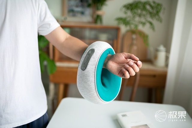 拯救手机党颈部的神器！3D仿人手媲美按摩技师，挂脖牢靠全方位缓压