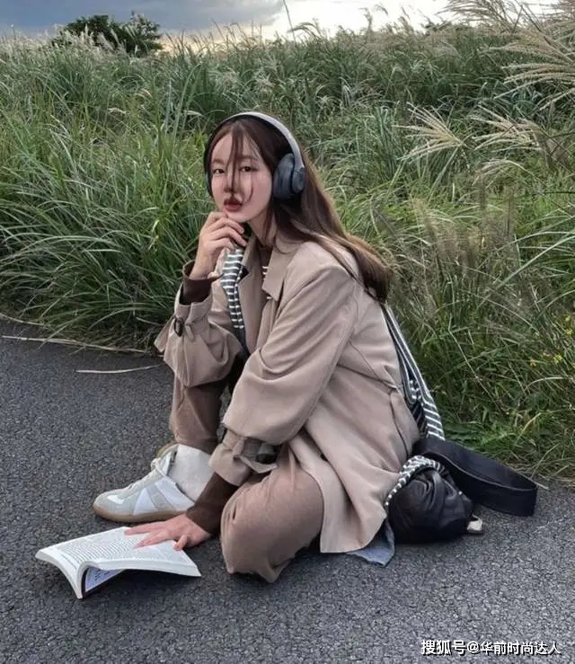 颜色 肤色偏黄偏深的女人，这些颜色的“衣服”尽量避开，显黑还显廉价