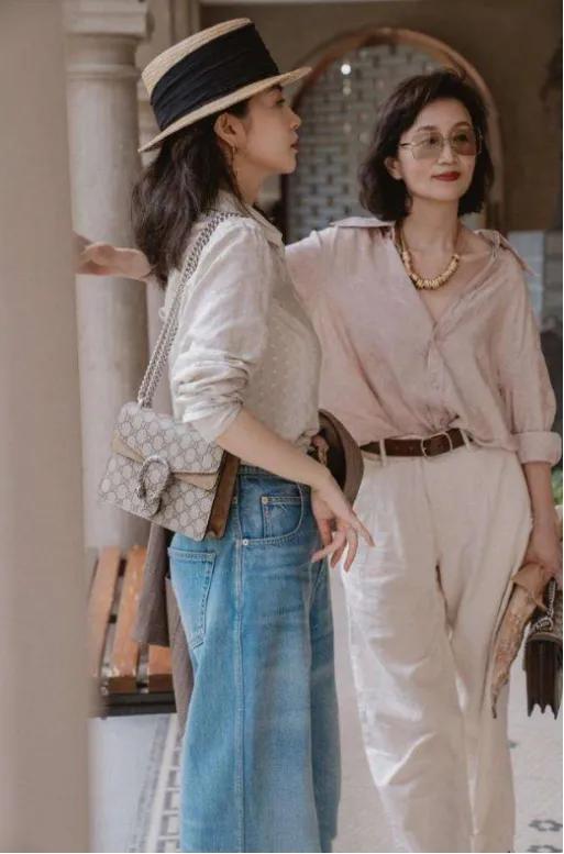 围巾 年过五十的女人别乱穿，跟着穿搭博主学搭配，不掉档次又赚回头率