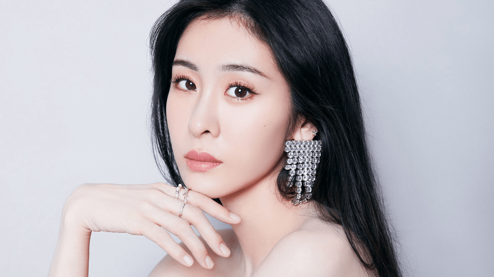 细数张碧晨的走红之路,从一线歌手到单亲妈妈,她可曾后悔过?