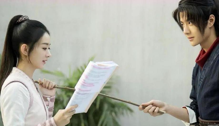 演技|《野蛮生长》赵丽颖和实力派演员共同参演，终于不合作流量演员了