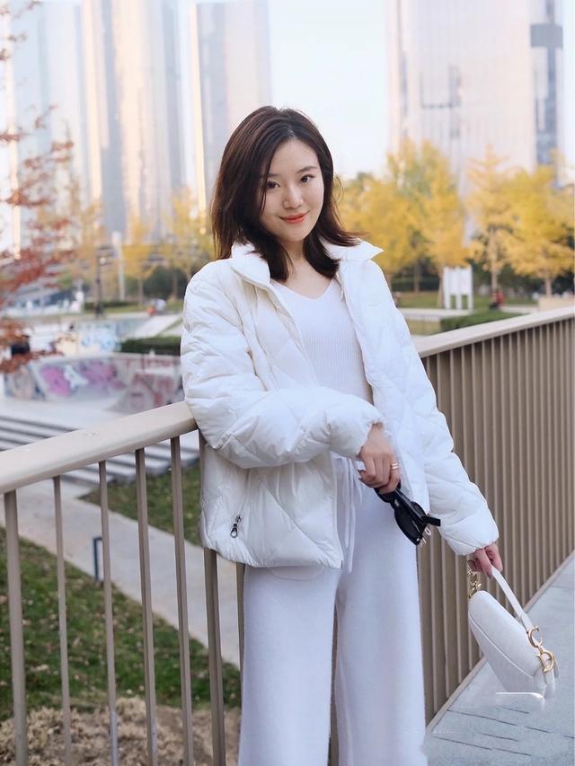 毛衣 14°C需要穿羽绒服吗？怎样穿着更舒适，一起来看看吧