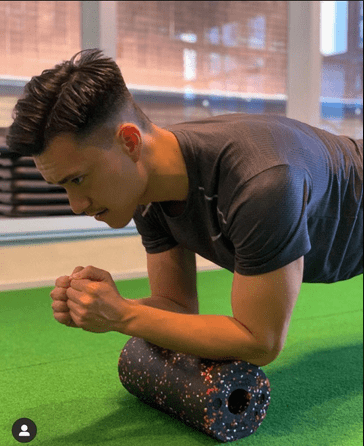 谭俊彦|与朱敏瀚剥衫斗骚肌，41岁谭俊彦健身上瘾令狄龙忧心？