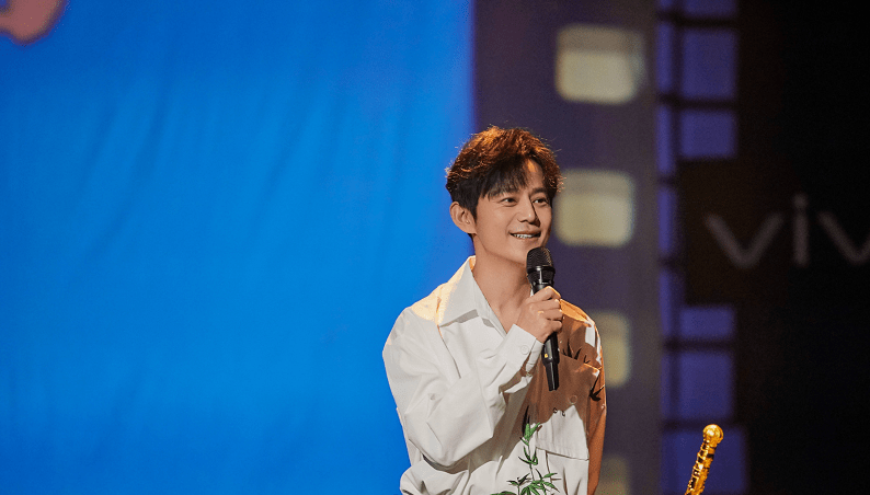 时间|《快本》停播后，何炅抱周迅伤感痛哭，他已经很久没工作了