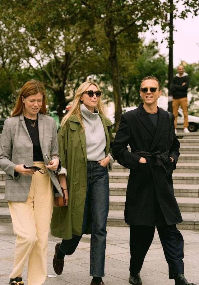 进行 秋冬季节搭配无需烦恼，既有温度又有风度，就靠这三个办法！