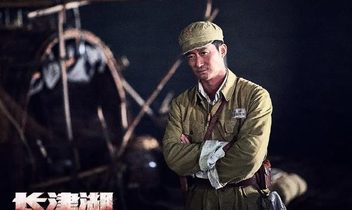 内地|25天52.5亿，《长津湖》还差4.4亿登顶，延期一个月能实现吗？