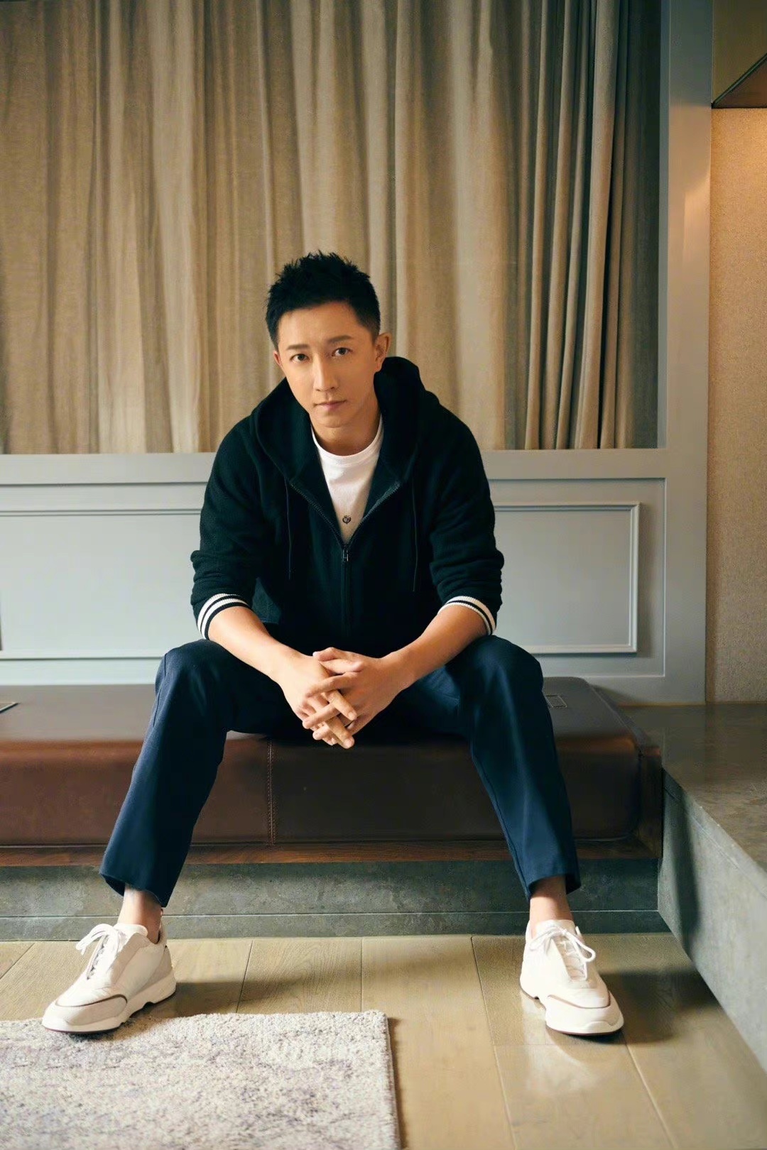 品牌 韩庚 亮相品牌活动，状态真是一级棒！帅气值拉满~