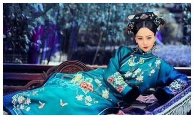 演技|古装剧中的“妃子卧”，杨幂楚楚可怜，杨蓉狠毒凌厉，而她绝了！