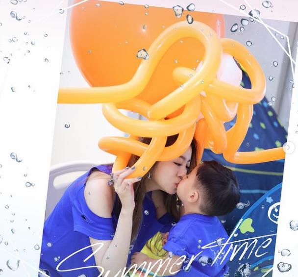 富豪 安以轩被养成胖阔太！穿T恤藏不住壮硕范，富豪老公却帅成小鲜肉