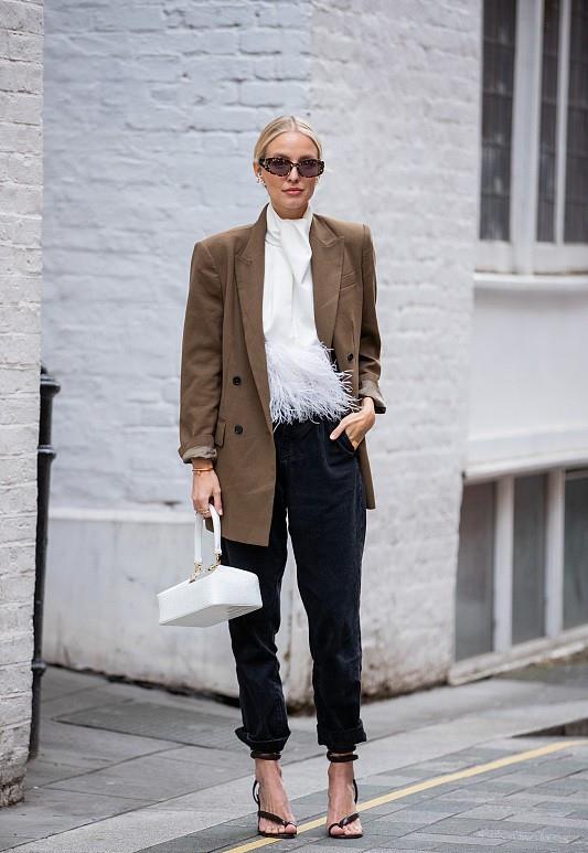 显高 欧美不到160的时尚博主，穿搭方式太显高，看图就像180