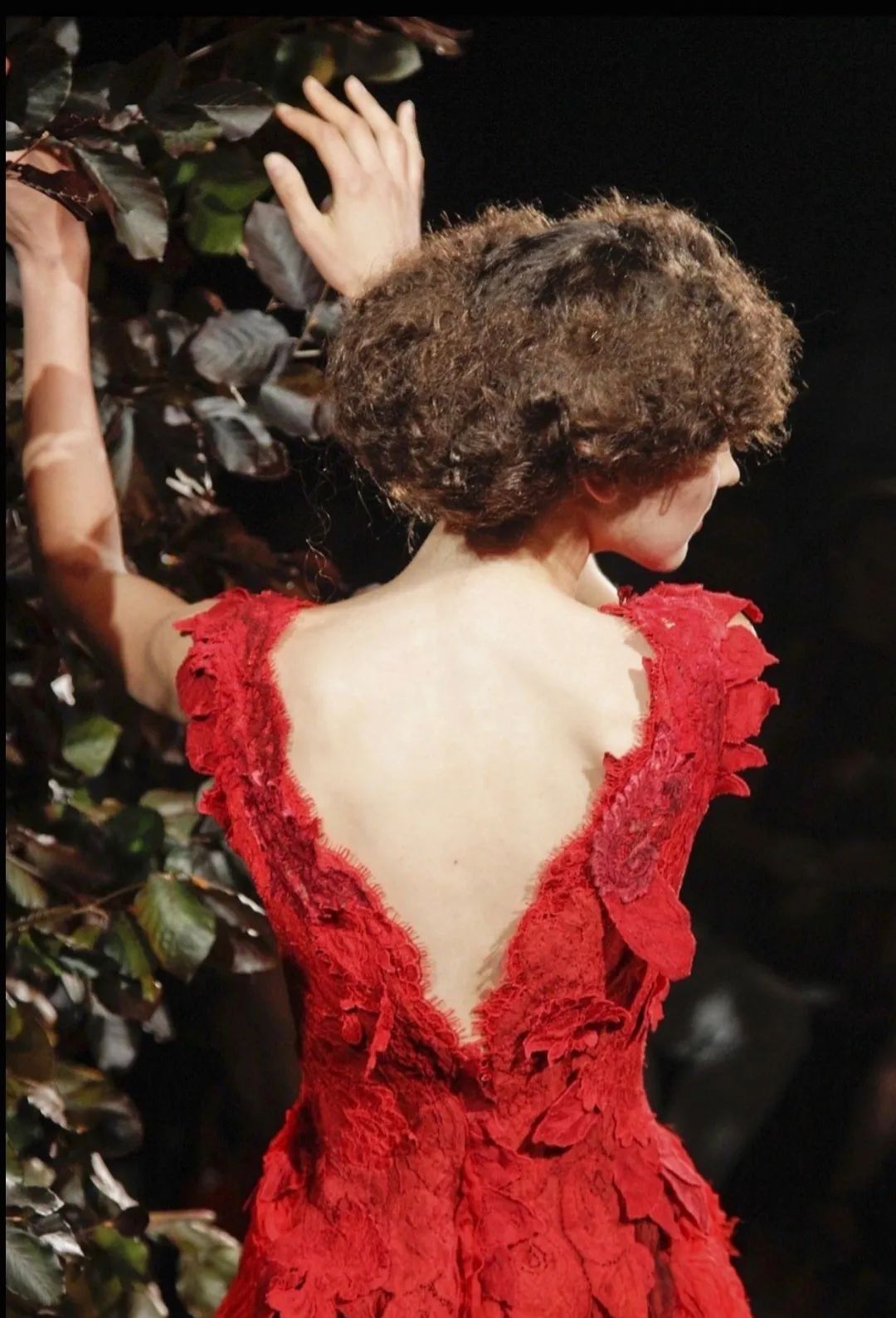 戏剧性 如此戏剧性的舞台表演,原来都是时装秀!