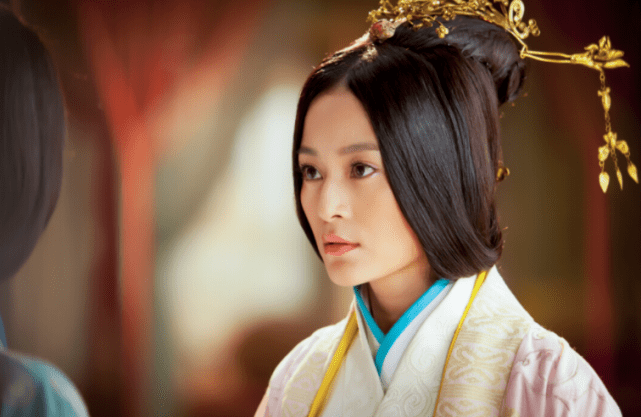 因为|他是容嬷嬷的“儿子”，出道16年不温不火，媳妇却已成为当红明星