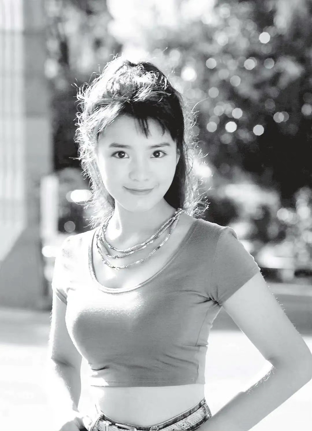 时尚 朱迅年轻时也太美了,清纯甜美如漫画少女,穿搭高级又时髦