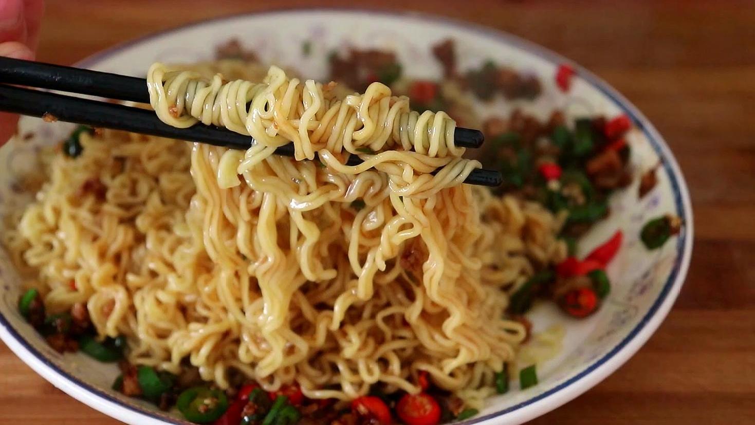 全体|教大家这道辣椒拌面,营养美味,简单学会,建议收藏呦!