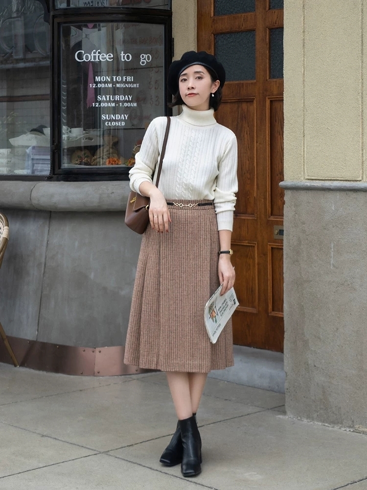 黑色 秋冬半身裙怎么穿保暖又时髦？看看这几组“穿搭公式”，日常实用