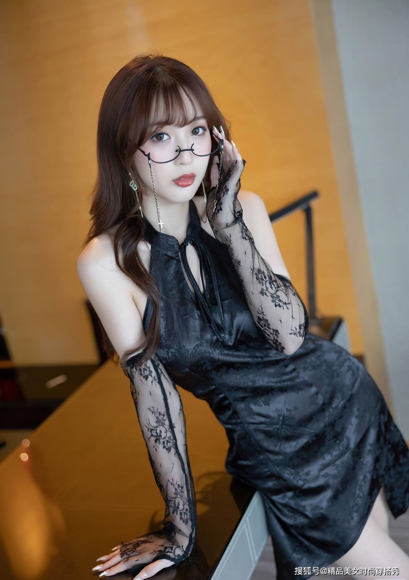 设计 黑与白的搭配一直备受职场女性的喜爱,经典耐看