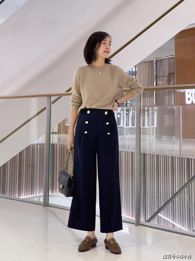 感觉 奔三奔四的女人,建议多穿“高腰裤”,好看的款式和版型都选好了