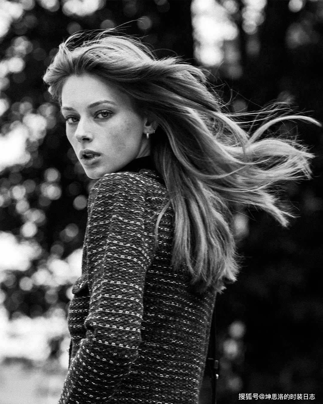 配饰 时装大片丨巴黎女郎的时髦街拍 70年代法式复古秋冬穿搭指南