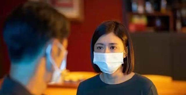 小静|《瀑布》:母爱的担忧如潮水,该如何避免它淹没一切?