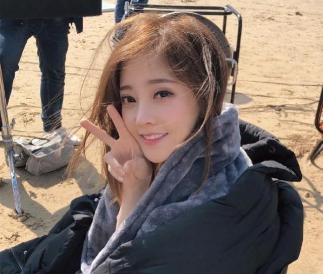 因为|冯提莫想从网红变明星，最后跌落神坛，“丢了西瓜也丢了芝麻”