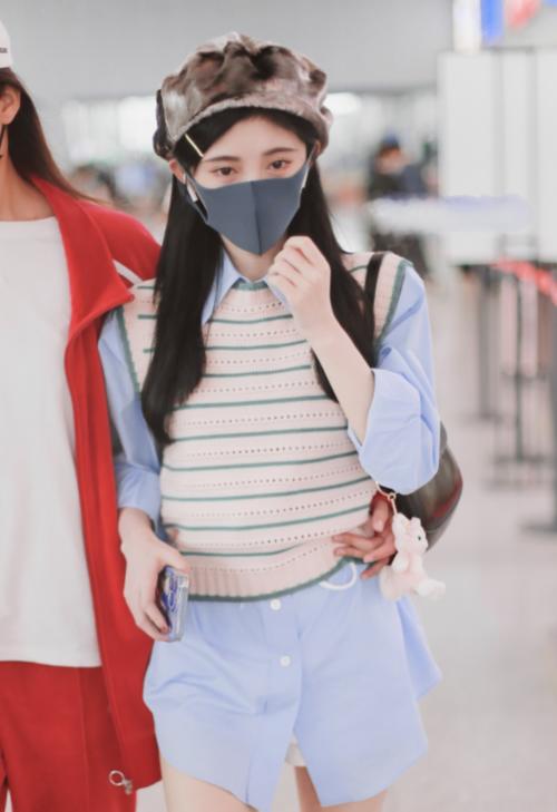 鞠婧祎 女明星和素人就是有壁！空姐晒与鞠婧祎合照，小鞠又瘦又美超抢镜