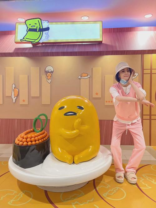 套装 穿好粉色让你一秒减龄,热巴虞书欣爱不释手,美到立刻重回18岁了