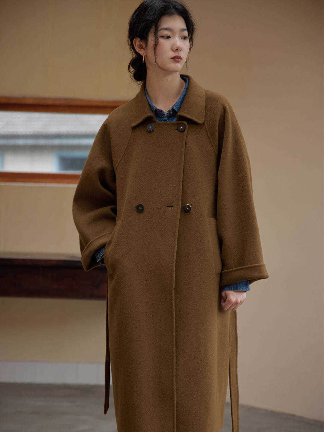 设计 秋冬季,时尚博主都爱用“大衣+针织衫+白色长款”,高级又时髦