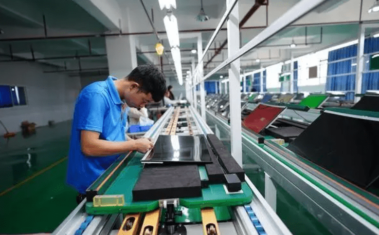 名校毕业生进工厂,3成研究生在流水线工作,原因叫人不敢苟同