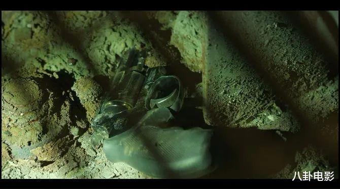 因为|网飞这大女主戏真是爽爆了，少女复仇卧底警局，真相始终扑朔迷离