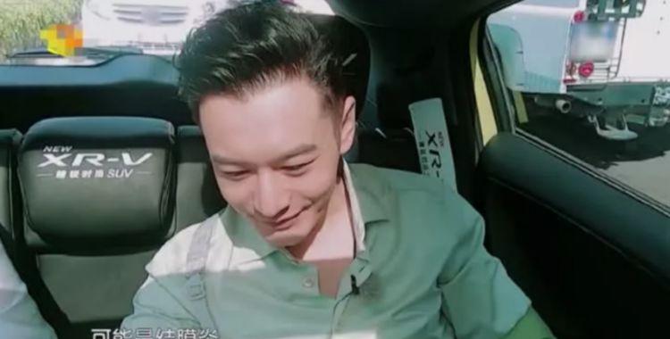 因为|中餐厅黄晓明带墨镜只为装酷？真实原因曝光后，网友：错怪他了