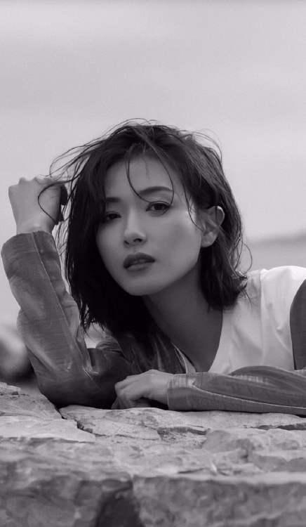 演技|之前的人设不争不抢，这一次参加节目却暴露本性，你会支持她吗