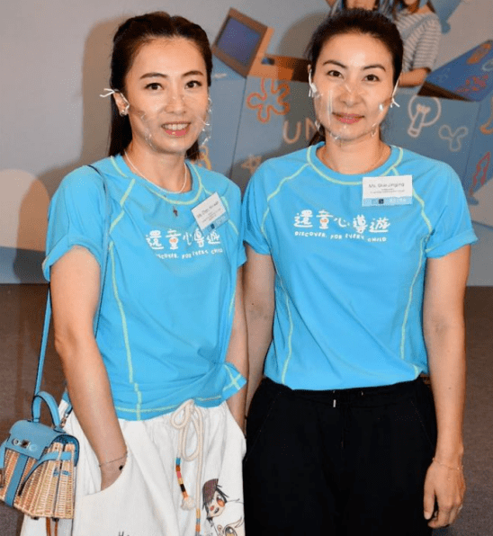 生活|郭晶晶再解锁新身份，和霍启刚参加亲子活动，俯身关心儿子好温柔