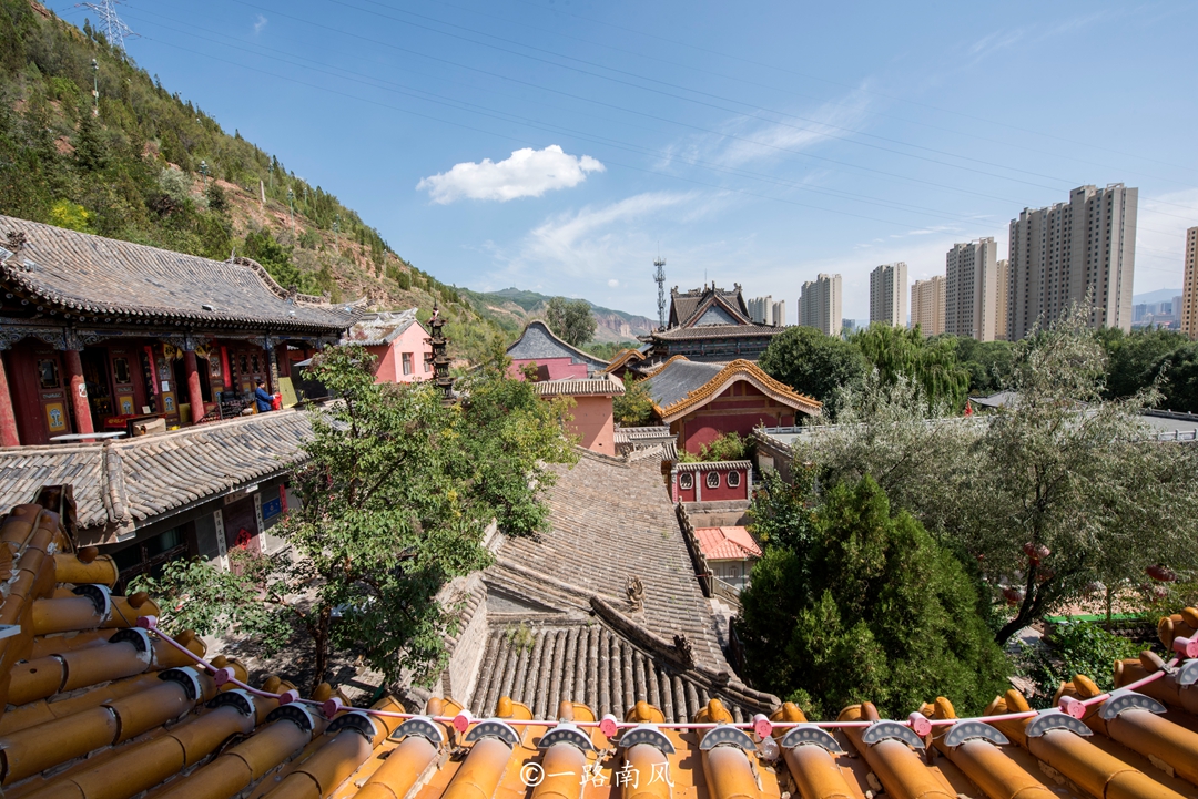 道教|青海省最早的宗教场所，原来是座佛寺，后来却变成道教庙宇