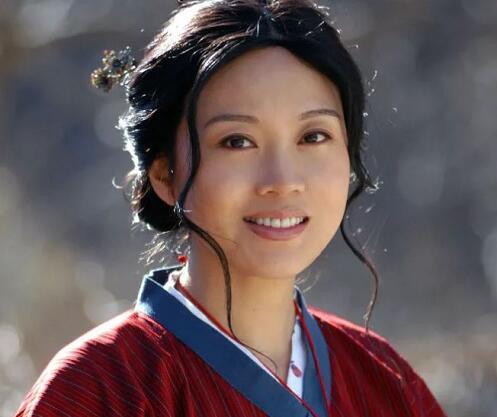 原创闫妮的演技真是不敢恭维演个女高管还是武林外传的感觉