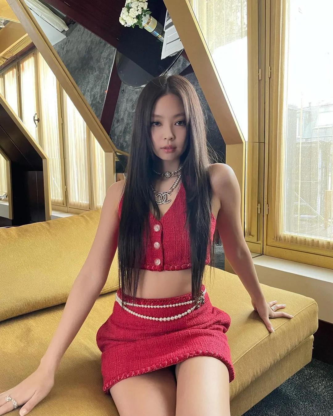 发型圆脸女孩的本命发型，赵露思早就玩明白了！