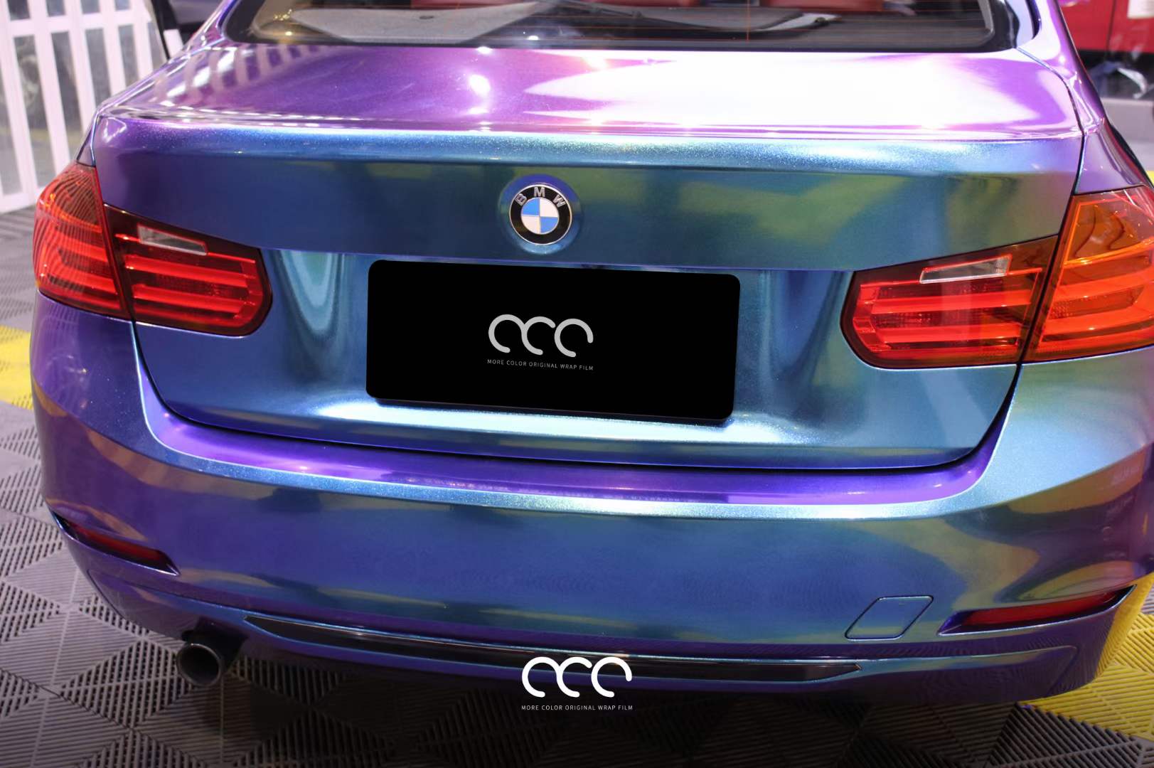宝马汽车漫彩改色膜变色龙亮面紫魅蓝