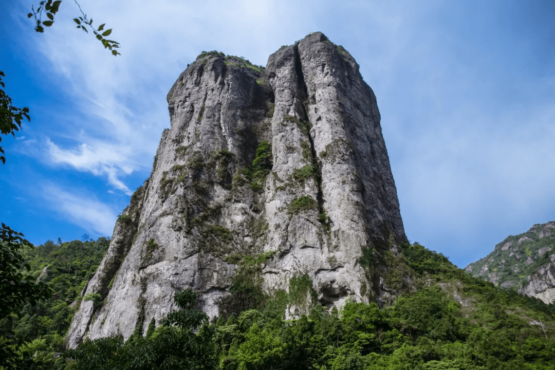 坐标:浙江省温州市和台州市南部 括苍山 括苍山位于林海交界,虽不十分