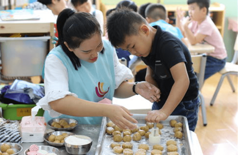 能力|幼儿园老师晒“天价”工资单，年薪叫人难相信，为何老师还总哭穷