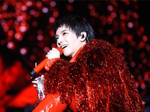 门票|华晨宇《神树》live版上线,空中云梯配神树灯,歌声超治愈