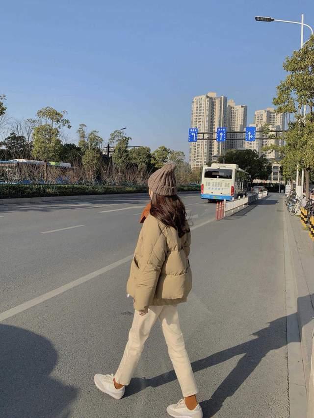 方法 羽绒服别穿紧身裤了，今年流行这三种搭配方法，不仅时髦还保暖