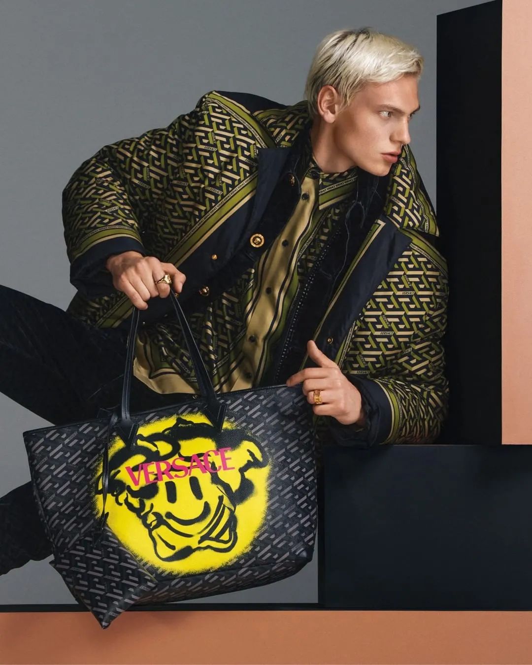 Nas 叱咤红毯、被爆红歌手示爱……这个品牌最近火得有点收不住！