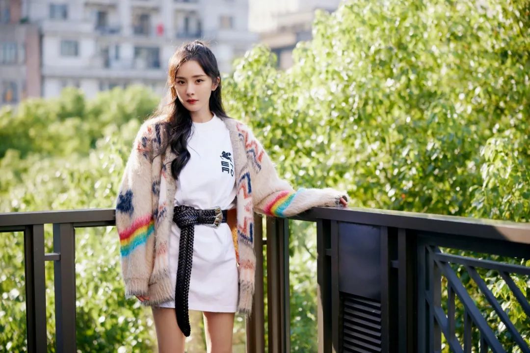 杨幂 这么多年过去了，杨幂的下衣失踪依旧看不腻啊！