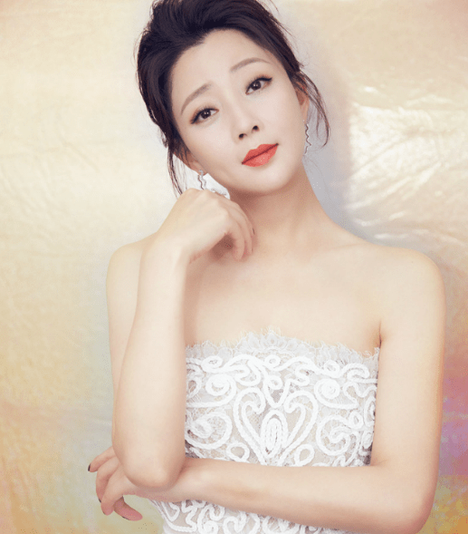 殷桃 实力派女演员殷桃,40岁后,少女感更加明显了